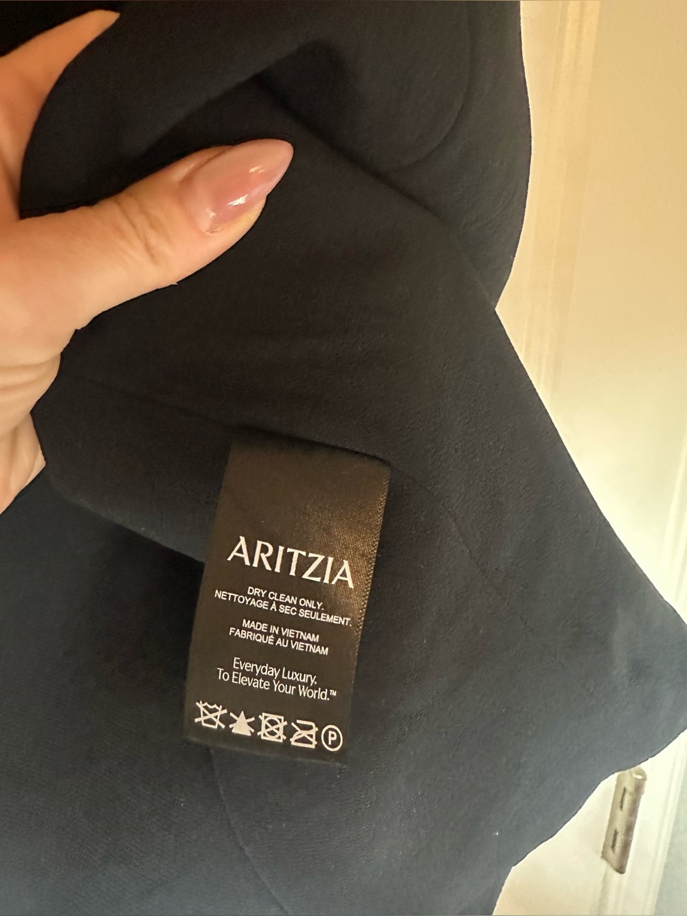 EUC ARITZIA x WILFRED - Black Attire Vest, 6 - Picture 7 of 8